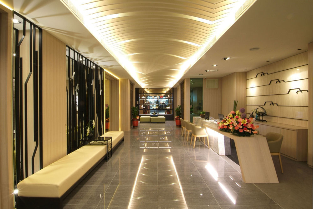 Kiwi Express Hotel - Kaohsiung Station Exterior foto